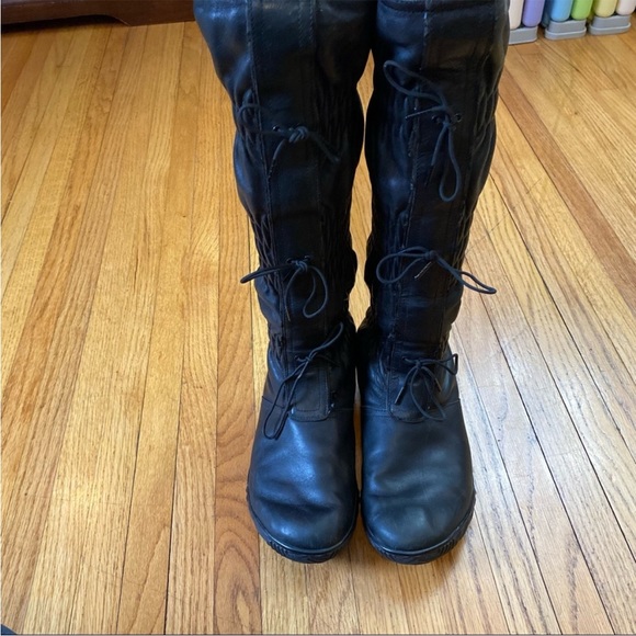 SOREL Black Leather Ruched Winter Boots - Picture 3 of 10
